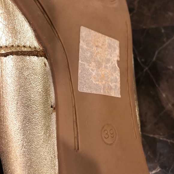 Cute gold sparkly flats - Picture 5 of 7